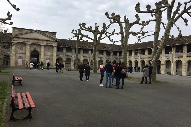 Lycée Gustave Eiffel - Cour du lycée