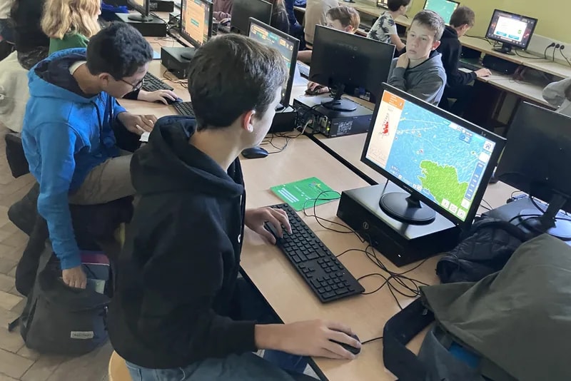 Saint-Genès La Salle - Salle informatique et formation technique