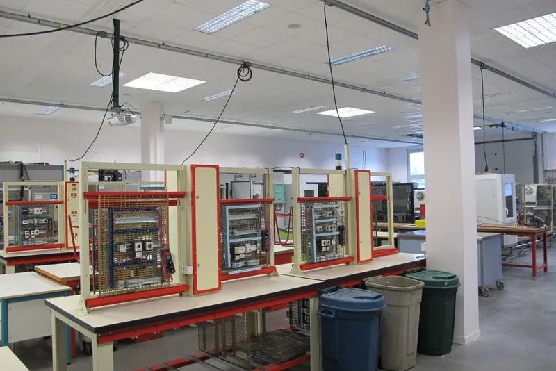 Lycée Philadelphe de Gerde - Atelier d'électricité